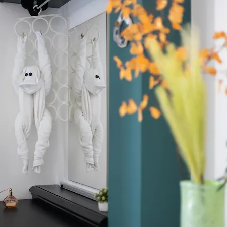 Palermonamour Art Gallery 招待所 *