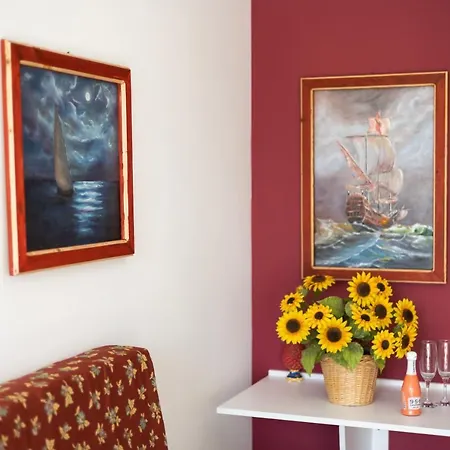 Pensión Palermonamour Art Gallery