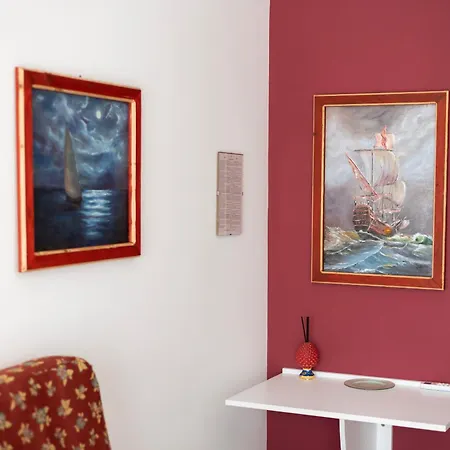 Pensión Palermonamour Art Gallery *
